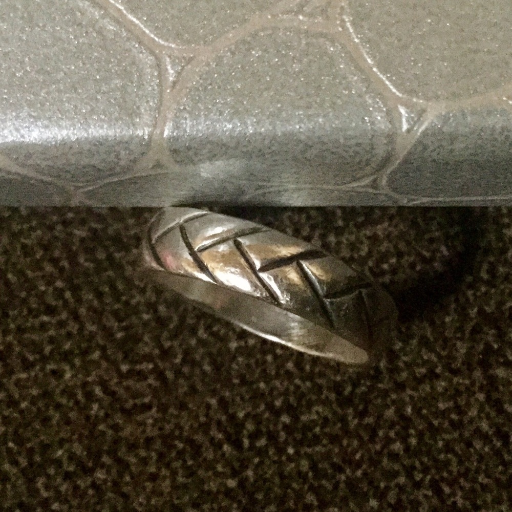 SILVER 925 BAND♥️ RING SZ 6♥️